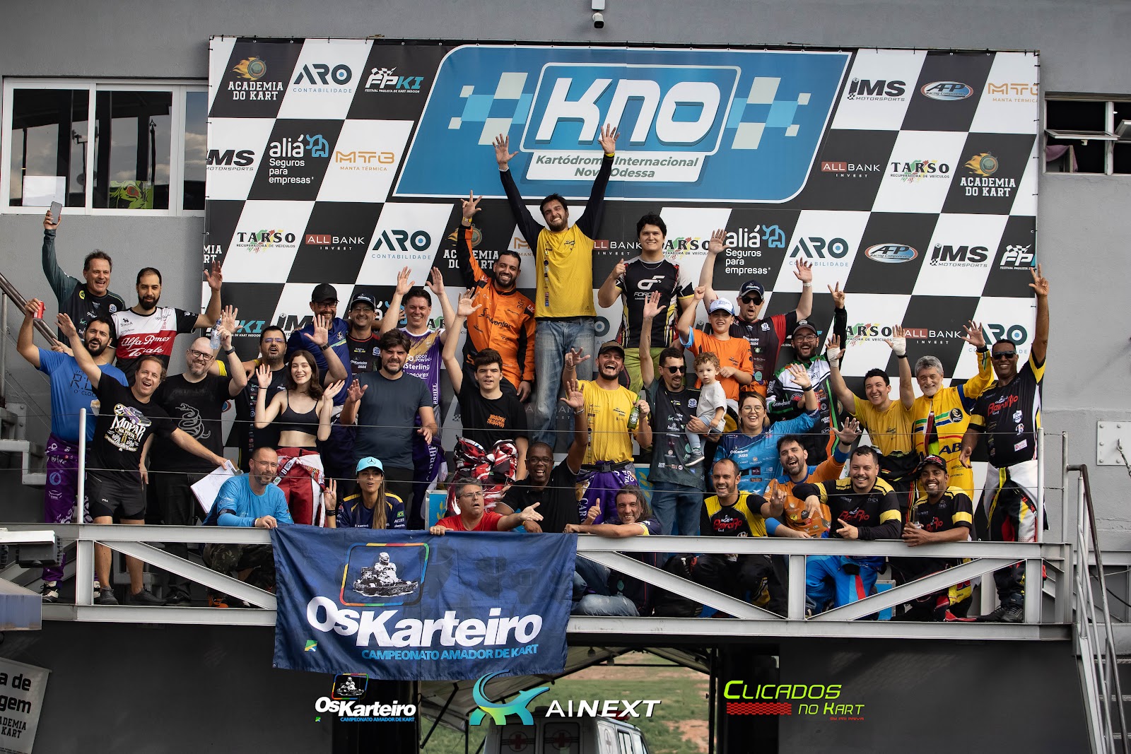 AINEXT MYRMEX - Bastidores